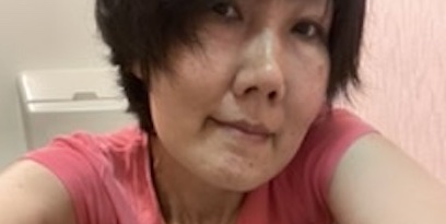 Do you prefer blue, black, or white panties? あなたは青、黒、それとも白のパンティー、どれがお好み？