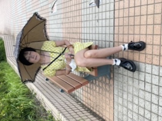 Yellow dress by the river and panties 川辺にて、黄色いワンピースとパンティー