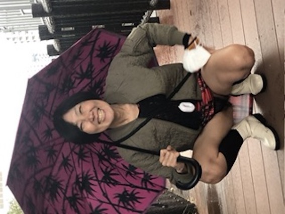 Pose, panties, and a small slip outside! ポーズ、パンティー、お外でちょっと滑った！