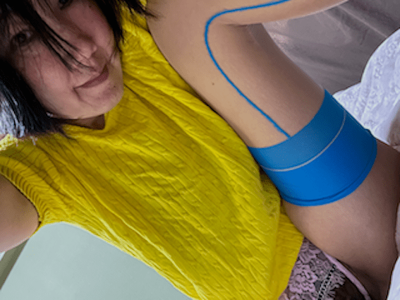 Do You Like My Blue Stockings? 私のブルーストッッキングはお好き？